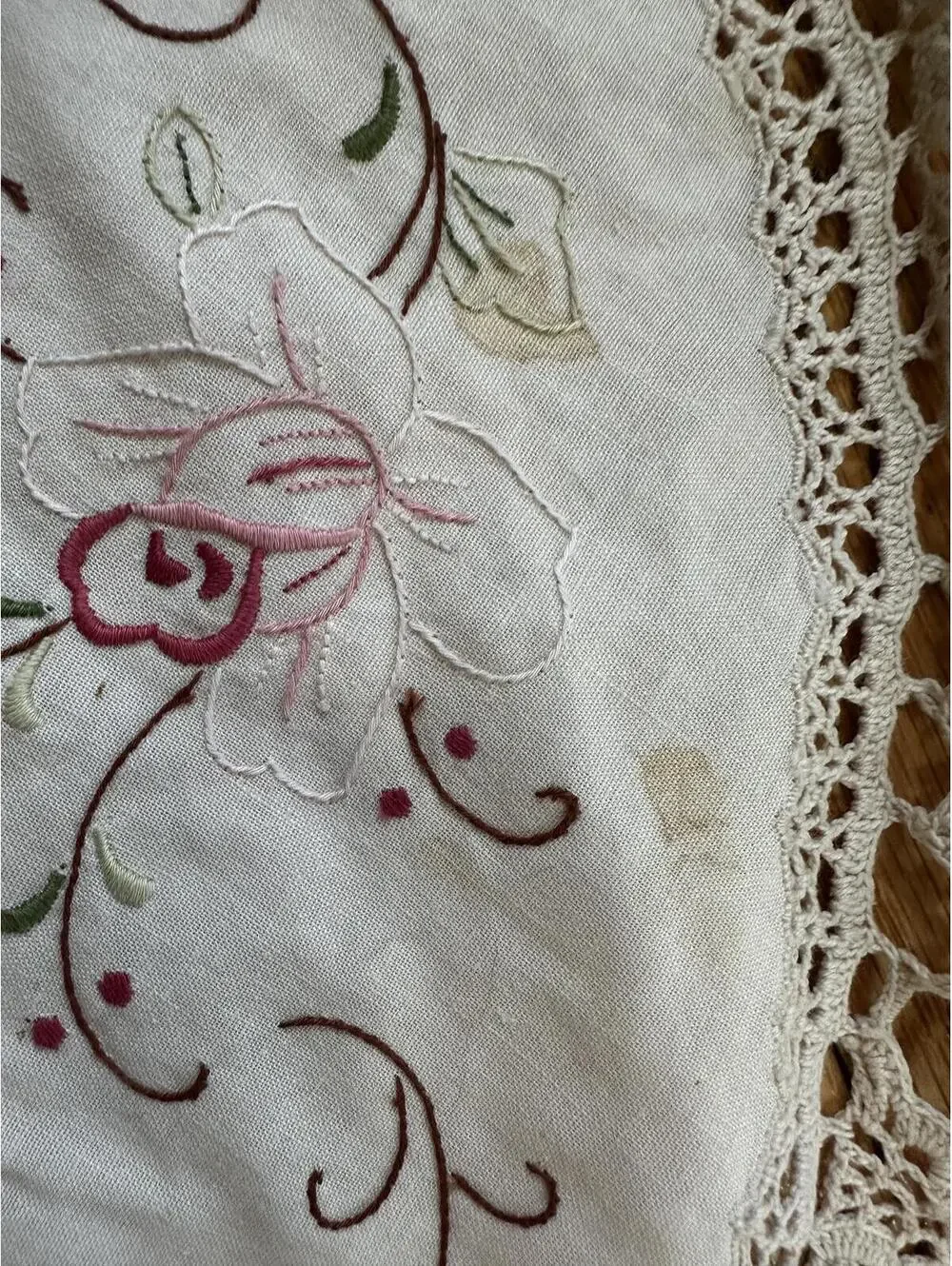 Vintage 61” Round Crochet Lace Embroidered Tablecloth Cottagecore